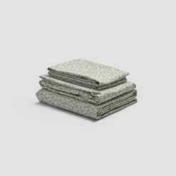 Pear Meadow Floral Printed Cotton Sheet Set